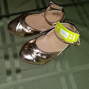 Crazy 8 Size 4 Girl Gold toddler Shoe
